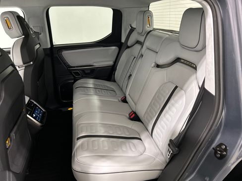 Used 2023 Rivian R1T Adventure AWD/4WD image 21