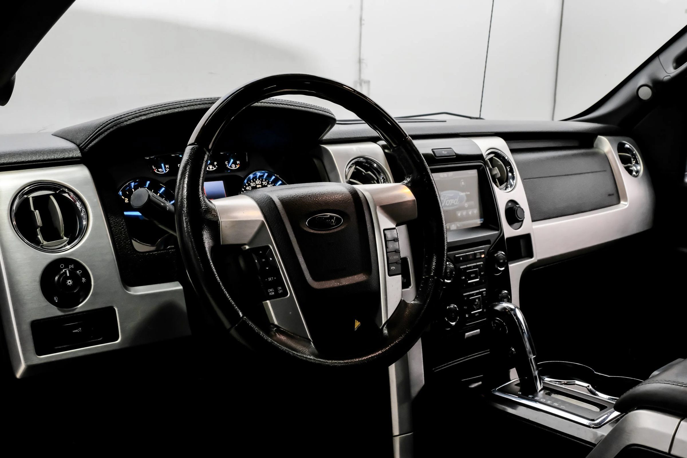 Used 2014 Ford F150 Platinum AWD/4WD image 23