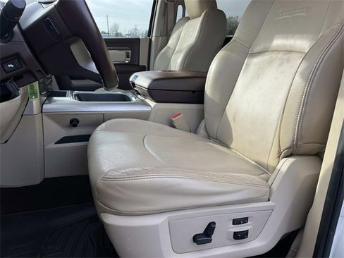 Used 2016 RAM 3500 Laramie w/ Convenience Group image 32