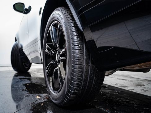 Used 2023 Land Rover Range Rover Velar R-Dynamic S image 48