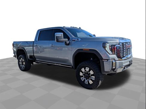 Used 2024 GMC Sierra 2500 Denali w/ Denali Reserve Package image 2