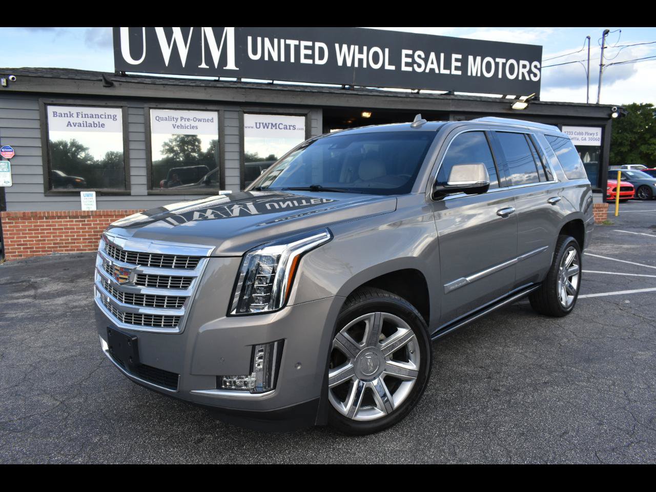 Used 2017 Cadillac Escalade Premium Luxury AWD/4WD image 1