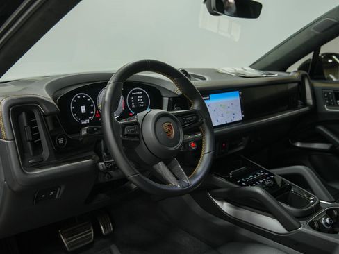 Used 2024 Porsche Cayenne Turbo GT AWD/4WD image 96