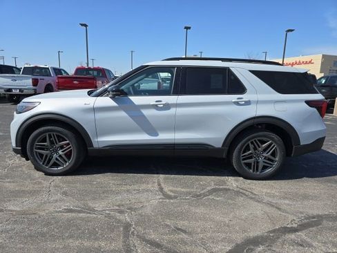 New 2026 Ford Explorer ST-Line w/ ST-Line Street Pack image 2
