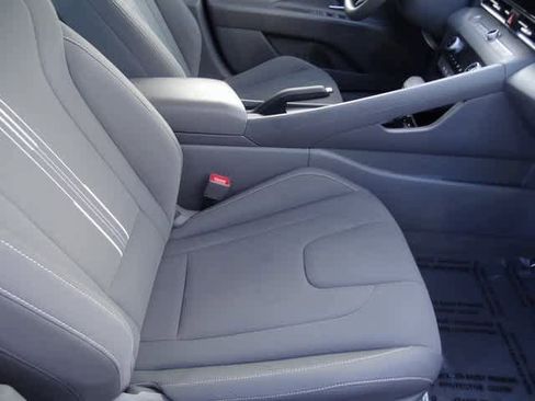 Used 2024 Hyundai Elantra SEL image 23