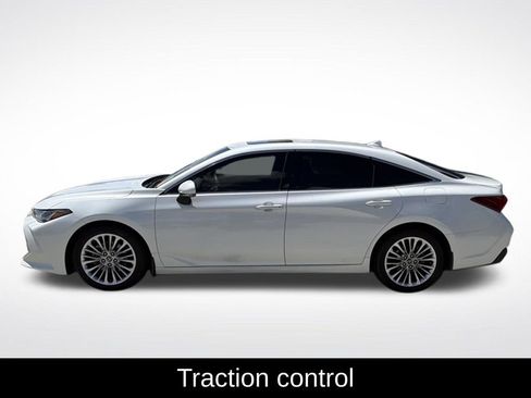Used 2019 Toyota Avalon Limited FWD image 5