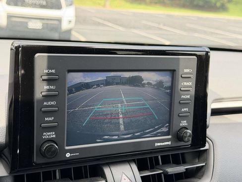Used 2021 Toyota RAV4 XLE w/ Convenience Package AWD/4WD image 4