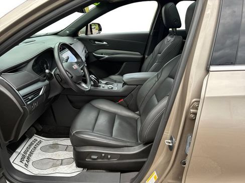 Used 2023 Cadillac XT4 Premium Luxury w/ Cold Weather Package AWD/4WD image 10