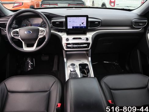 Used 2022 Ford Explorer XLT w/ Equipment Group 202A image 12
