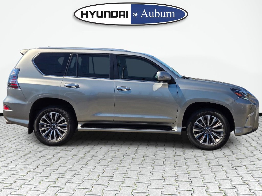 Used 2023 Lexus GX 460 Luxury w/ Accessory Package AWD/4WD image 4
