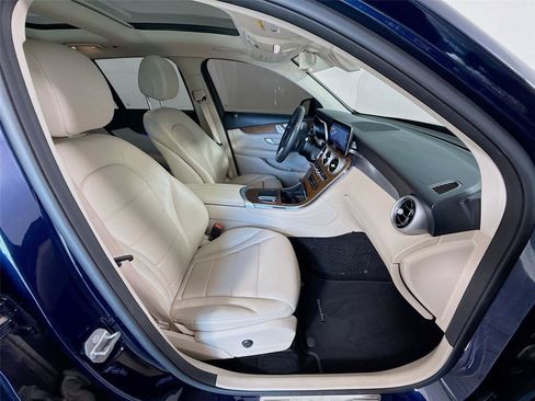 Used 2020 Mercedes-Benz GLC 300 4MATIC image 23