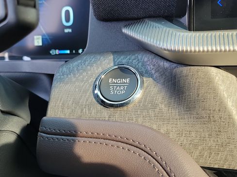 Used 2025 Ford Explorer Platinum w/ Ultimate Package image 28