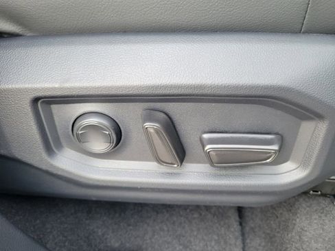 New 2025 Toyota Tundra Limited AWD/4WD image 38