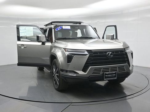 Used 2025 Lexus GX 550 w/ Accessory Package (2T) image 34