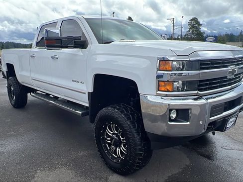 Used 2015 Chevrolet Silverado 2500 LTZ w/ Duramax Plus Package AWD/4WD image 3