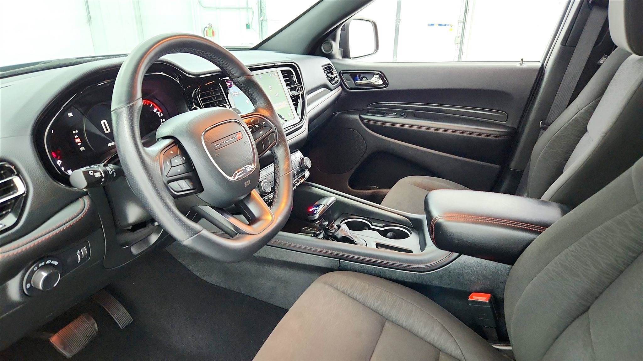 Used 2025 Dodge Durango GT RWD image 25