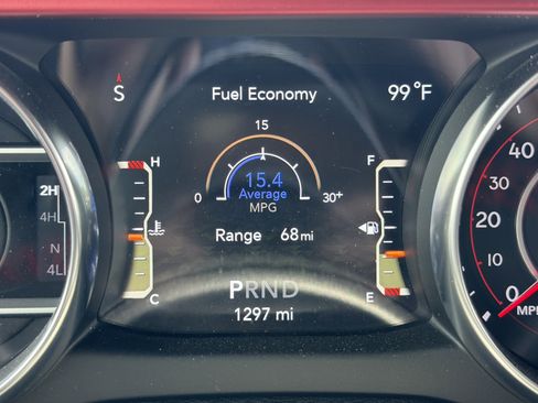Used 2021 Jeep Wrangler Unlimited Rubicon AWD/4WD image 2