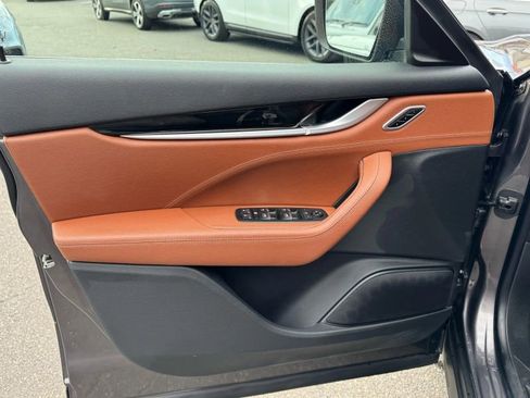 Used 2021 Maserati Levante S image 8