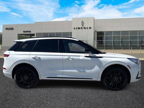 Certified 2023 Lincoln Corsair Reserve w/ Equipment Group 202A image 2