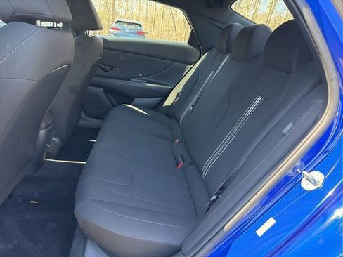 Used 2025 Hyundai Elantra Sport image 13
