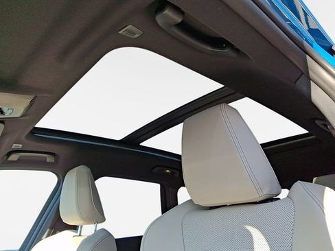 Certified 2025 BMW X1 xDrive28i w/ M Sport Package image 16