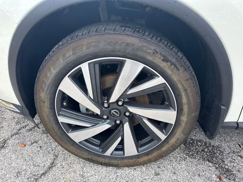 Used 2024 Nissan Murano SL image 10