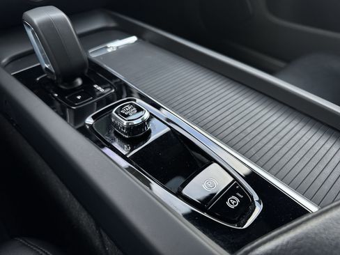 Used 2023 Volvo S60 B5 Plus w/ Climate Package image 17