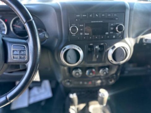 Used 2015 Jeep Wrangler Sahara w/ Connectivity Group AWD/4WD image 10
