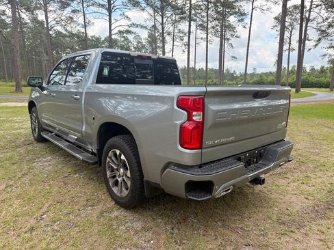 Used 2023 Chevrolet Silverado 1500 High Country w/ Technology Package AWD/4WD image 3