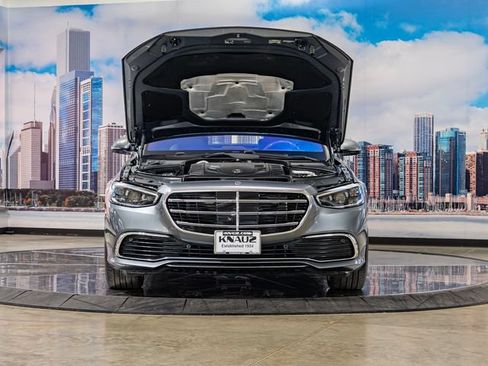 Used 2021 Mercedes-Benz S 580 4MATIC Sedan image 4