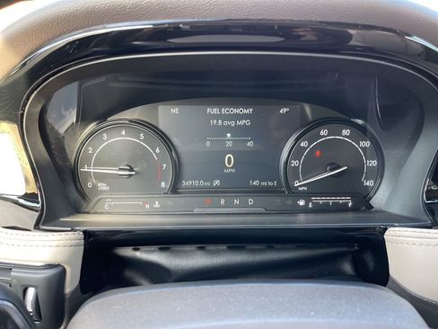 Used 2022 Lincoln Corsair AWD w/ Premium Package image 9