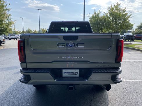 Used 2026 GMC Sierra 2500 Denali Ultimate AWD/4WD image 8