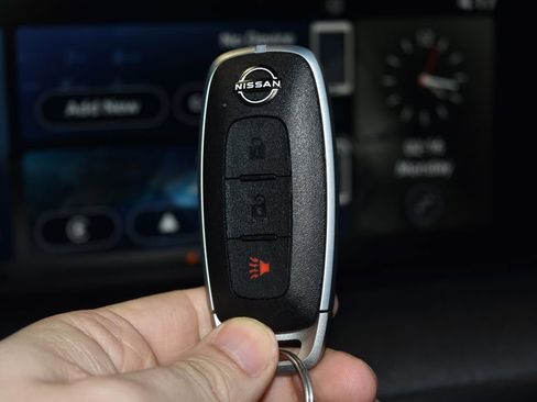 Certified 2025 Nissan Kicks SV image 14