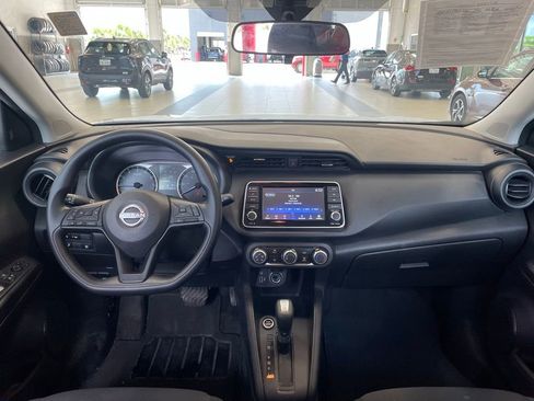 Certified 2025 Nissan Kicks Play S image 11