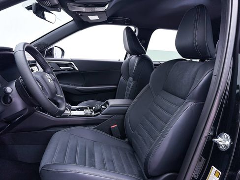 New 2026 Mitsubishi Outlander LE AWD/4WD image 10