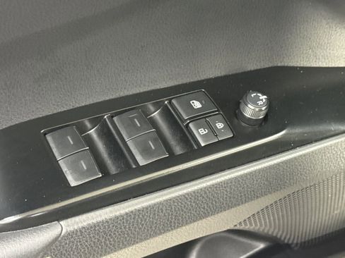 Used 2025 Toyota Camry SE image 19