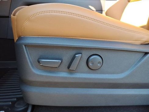 New 2026 Nissan Armada SL w/ Captain's Chari Seat Package image 18