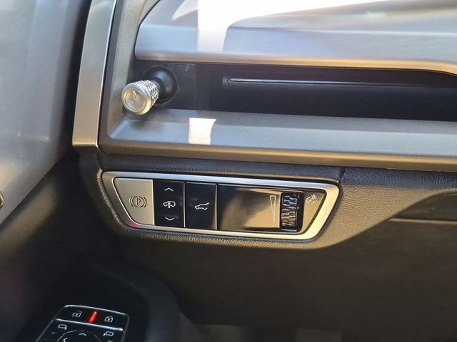 Used 2026 Cadillac Vistiq Platinum w/ LPO, Floor Liner Package AWD/4WD image 18
