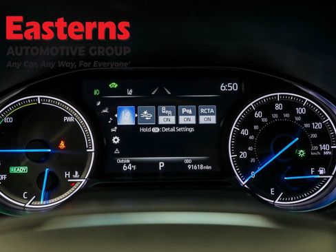 Used 2023 Toyota Venza Nightshade AWD/4WD image 17