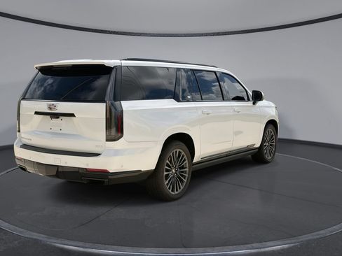 Used 2025 Cadillac Escalade ESV Sport Platinum AWD/4WD image 11