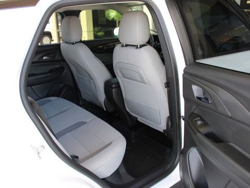 Used 2025 Chevrolet TrailBlazer LT w/ LPO, Blackout Package FWD image 23