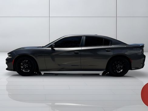 Used 2017 Dodge Charger R/T RWD image 3