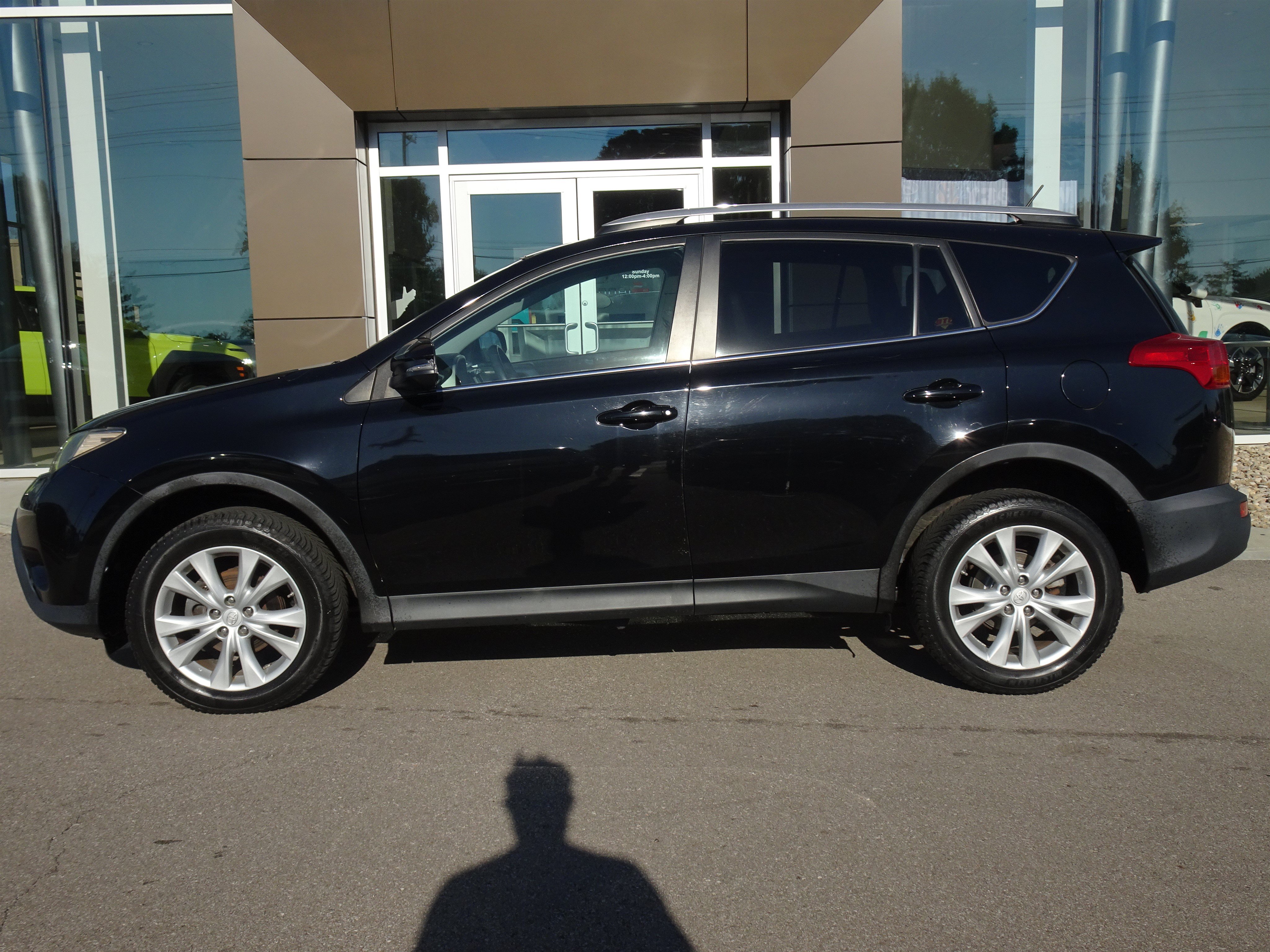 Used 2014 Toyota RAV4 Limited w/ Technology Package AWD/4WD image 2