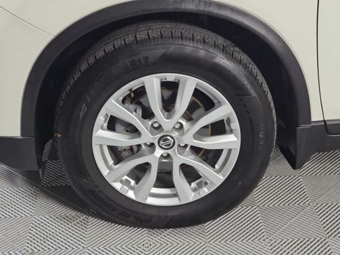 Used 2020 Nissan Rogue SV FWD image 10