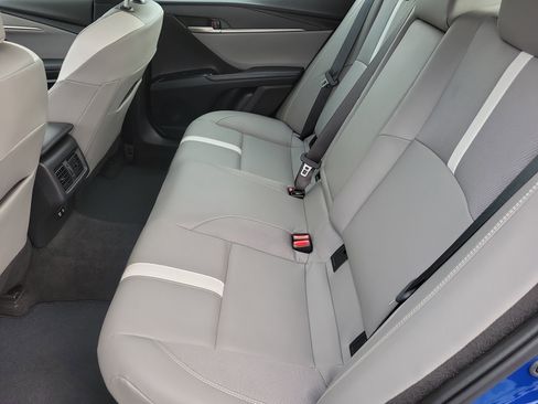 Certified 2025 Toyota Camry SE w/ Convenience Package image 16