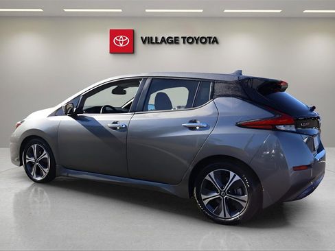 Used 2022 Nissan Leaf SV w/ SV Technology Package image 3