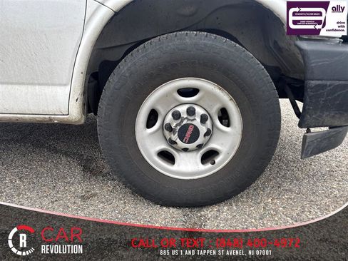 Used 2022 GMC Savana 2500 image 12