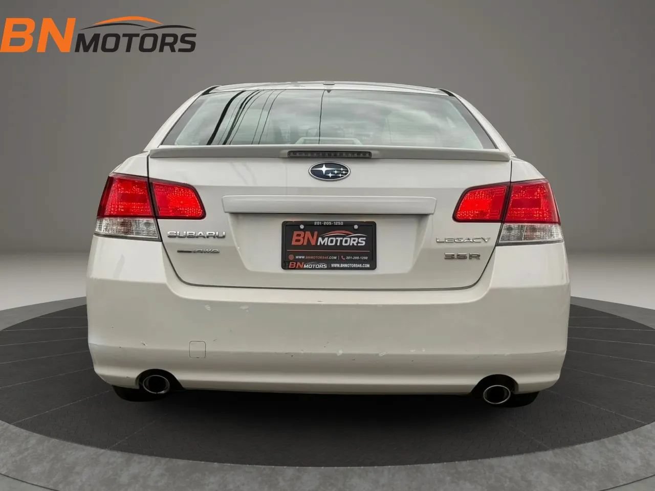 Used 2013 Subaru Legacy 3.6R Limited AWD/4WD image 7