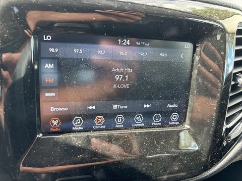 Used 2021 Jeep Compass Latitude FWD image 11