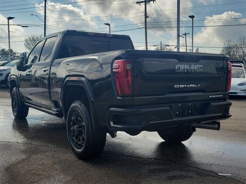Used 2025 GMC Sierra 2500 Denali Ultimate w/ Max Trailering Package image 3